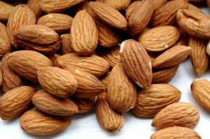 супер храни за здраве бадем