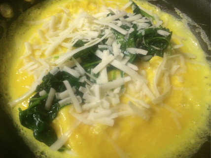 омлет със спанак и кашкавал