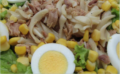 салата с риба тон