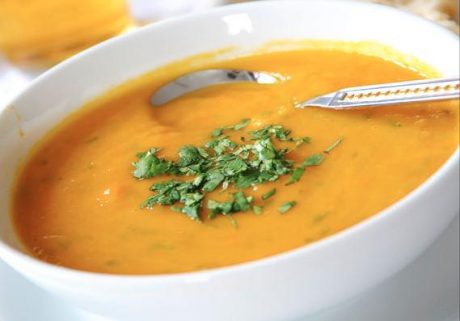 зеленчукова супа с тиквички и моркови
